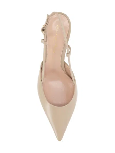 Gianvito Rossi Light Beige Leather Kitten Heels In Gold