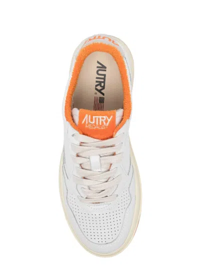 Autry Athletic Performance Sneakers Contrast Sole In White