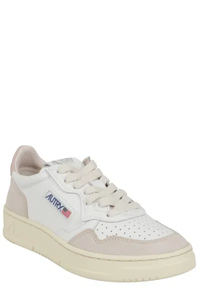 Autry Medalist Low Sneakers In White