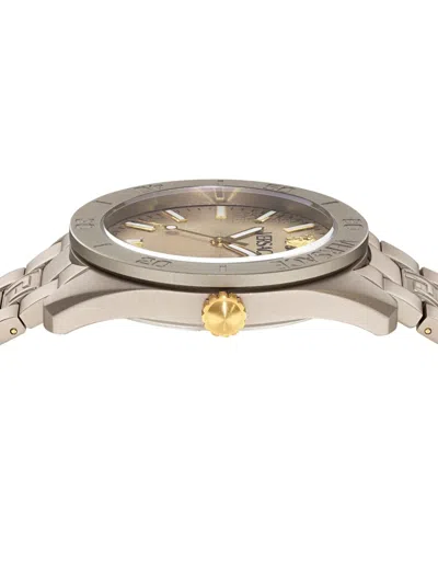 Versace Dome 42mm In Gold