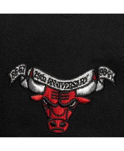 Mitchell & Ness Men's Black Chicago Bulls Core Pro Pinch Adjustable Hat