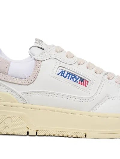 Autry Clc Sneakers In White