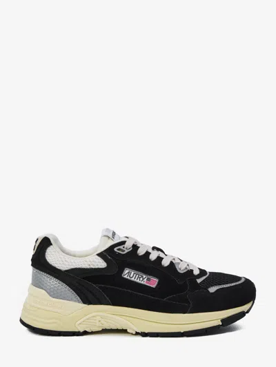 Autry Hyperway Black Low Top Sneakers With Logo Patch On Tongue And Side In Tech Fabric Man In Black