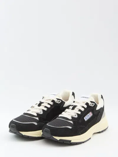 Autry Hyperway Black Low Top Sneakers With Logo Patch On Tongue And Side In Tech Fabric Man In Black