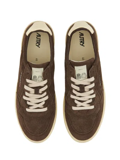 Autry Low-top Suede Sneakers With Rubber Sole And Lace-up Closure In Green