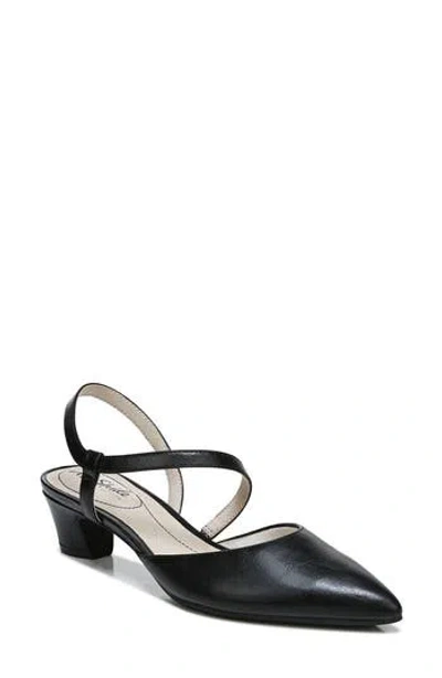 Lifestride Minimalist Pointed Toe Pump