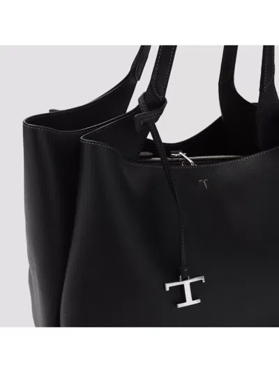 Tod's Medium Leather Shoulder Bag In Black
