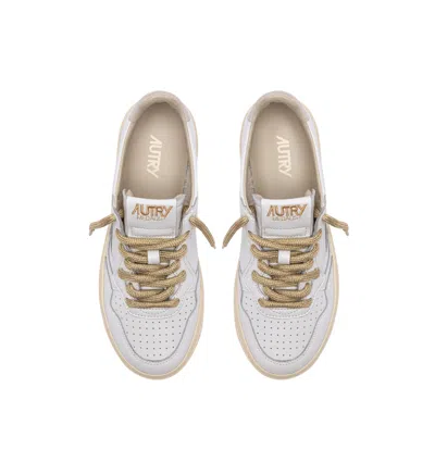 Autry Medalist Low Leat Swoll Wht Wht Sneakers In White