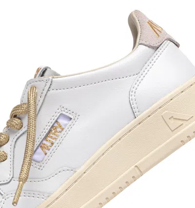 Autry Medalist Low Leat Swoll Wht Wht Sneakers In White