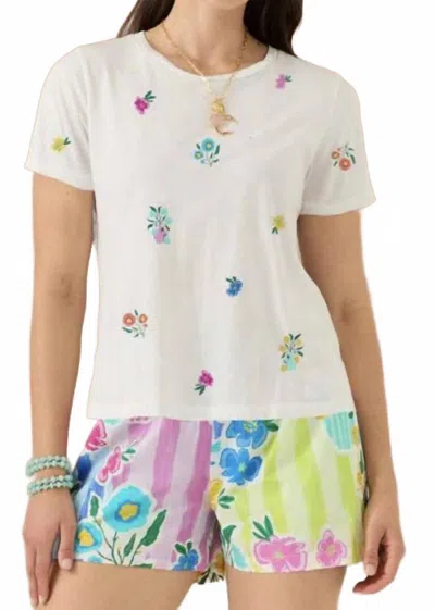 Alivia Chloe Short Sleeve Tee With Embroidery In White Garden In White