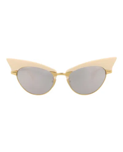 Pre-owned Gucci Women's  Cat Eyeframe Metal Sunglasses In Gold Gold Silver (gg1131s/30013536/001)