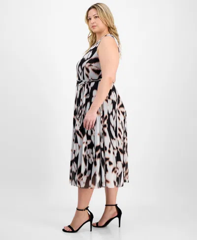 Sandra Darren Plus Size Belted Printed Sleeveless Midi Dress