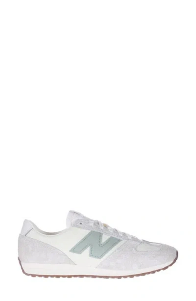 New Balance Gender Neutral 471 Sneaker
