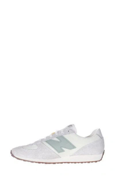 New Balance Gender Neutral 471 Sneaker
