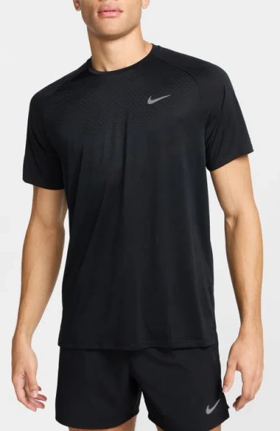 Nike Stride Dri-fit Adv Running T-shirt In Black
