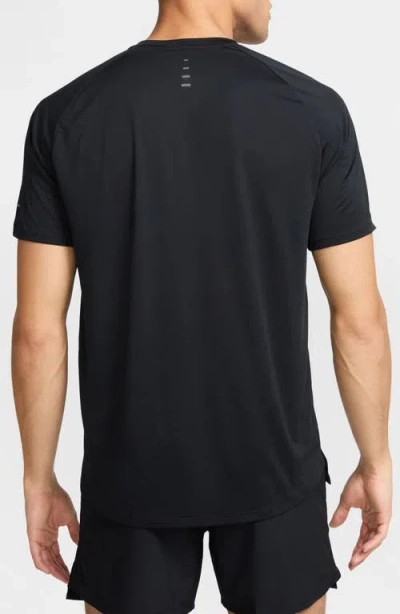 Nike Stride Dri-fit Adv Running T-shirt In Black