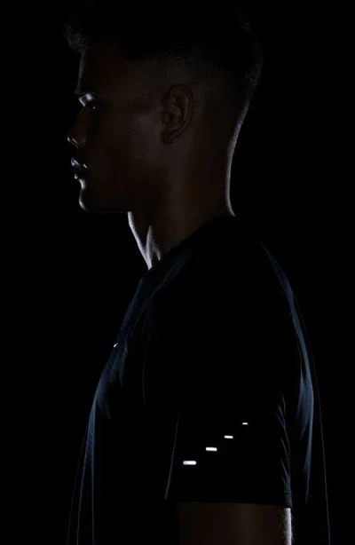 Nike Stride Dri-fit Adv Running T-shirt In Black