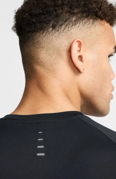 Nike Stride Dri-fit Adv Running T-shirt In Black