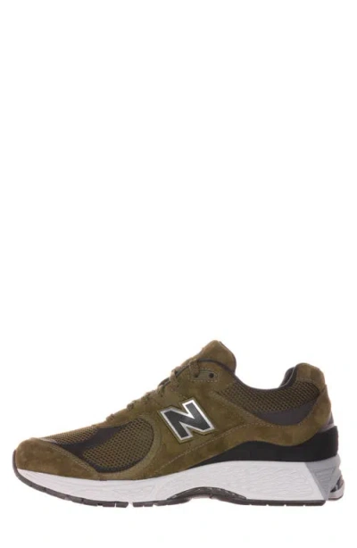 New Balance Gender Inclusive 2002r Sneaker In Green