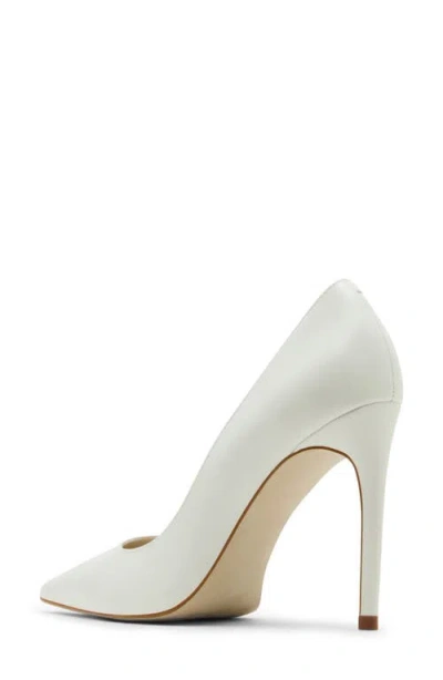 Steve Madden Noir Pointed Toe Pump