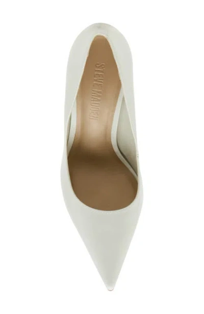 Steve Madden Noir Pointed Toe Pump