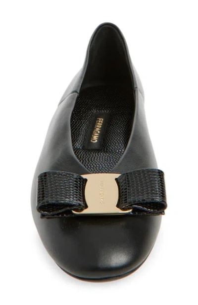 Ferragamo Leather Round Toe Ballerina Shoes With Bow Detail In Black