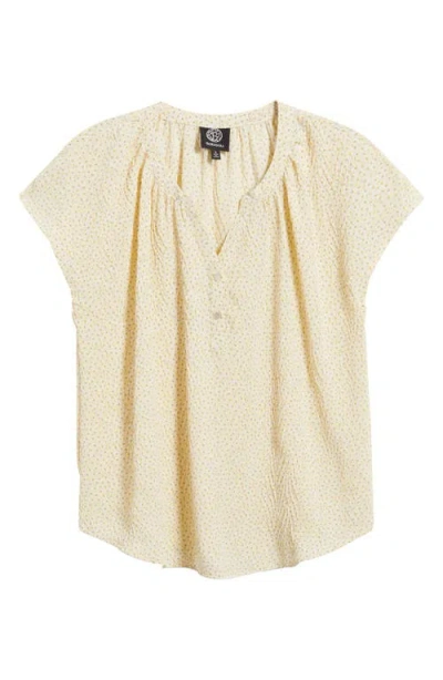 Bobeau Daisy Print Henley Top In Yellow