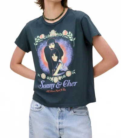 Daydreamer Sonny & Cher Solo Short Sleeve Top In Vintage Black In Blue