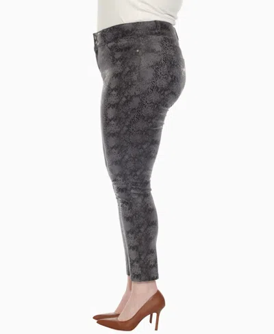 White Mark Plus Size Faux Suede Snake Print Pants In Gray
