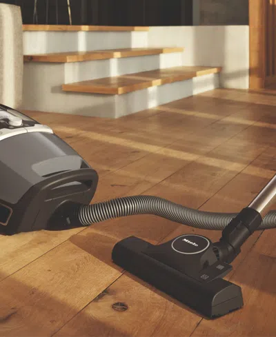 Miele Blizzard Cx1 Pure Suction Bagless Canister Vacuum In Black
