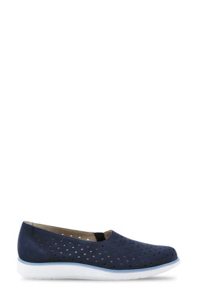 Munro Ridley Perforated Sneaker