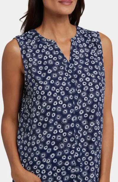 Nydj Print Pleat Back Sleeveless Split Neck Blouse In Blue