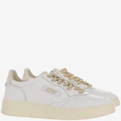 Autry Medalist Low Sneakers In White Leather And Suede Heel Tab In White
