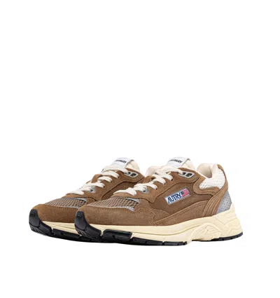 Autry Hyperway Beige Low Top Sneakers With Logo Patch On Side And Tongue In Suede And Mesh Woman In Brown