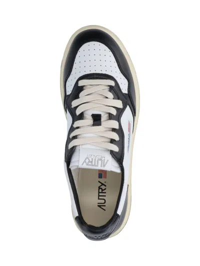 Autry 'medalist' White And Black Low Top Sneakers With Logo Patch In Multi