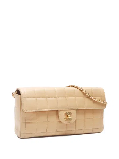 Pre-owned Chanel 2000s Quilted Chain Shoulder Bag In Neutral