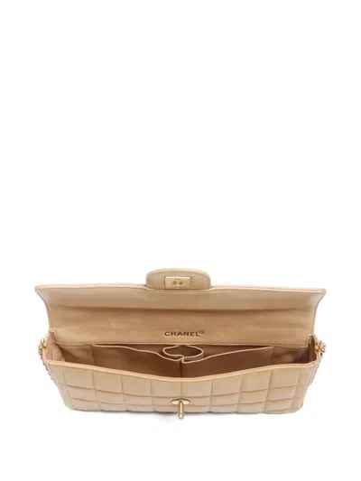 Pre-owned Chanel 2000s Quilted Chain Shoulder Bag In Neutral