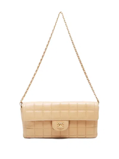 Pre-owned Chanel 2000s Quilted Chain Shoulder Bag In Neutral