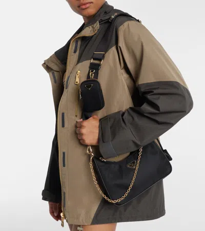 Prada Re-edition 2005 Nylon Shoulder Bag In Black