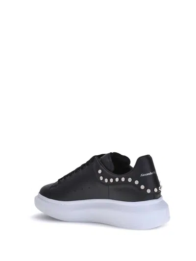 Alexander Mcqueen Studded Leather Platform Sneakers In Black