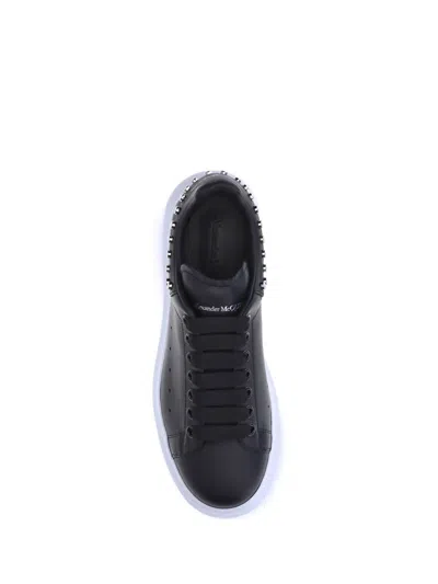 Alexander Mcqueen Studded Leather Platform Sneakers In Black