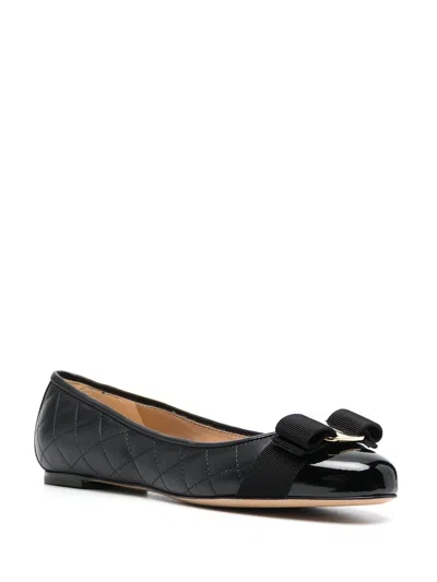 Ferragamo Ballet Flats Varina Patent Leather In Black