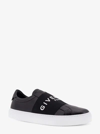 Givenchy Calfskin Leather Sneakers With Printed Logo And Contrasting Sole In Black