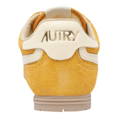 Autry 'windspin Low' Yellow Sneaker With Logo On The Side And On The Heel
