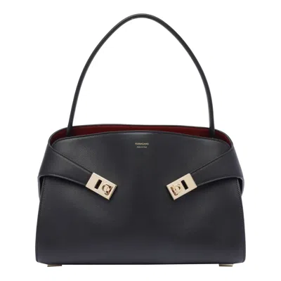 Ferragamo Leather Shoulder Bag Adaptable Strap In Black