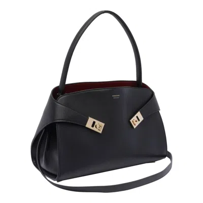 Ferragamo Leather Shoulder Bag Adaptable Strap In Black