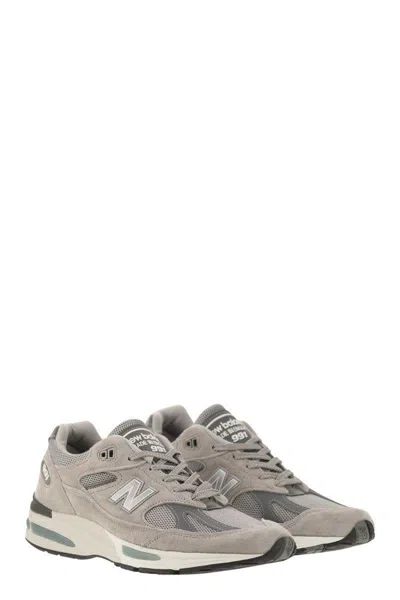 New Balance De In Uk 991v2 Sneakers In Gray