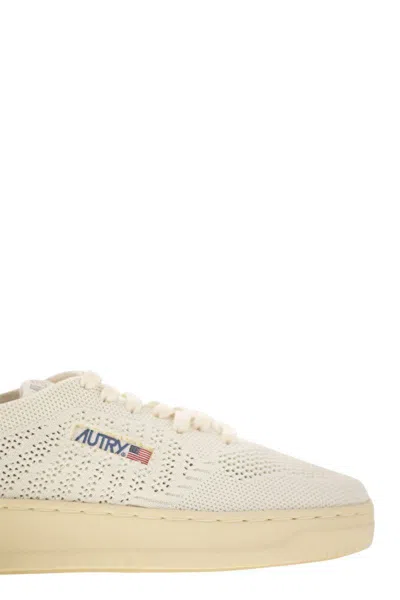 Autry Easeknit - Perforated Fabric Trainers In Multi