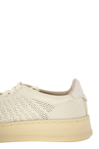 Autry Easeknit - Perforated Fabric Trainers In Multi