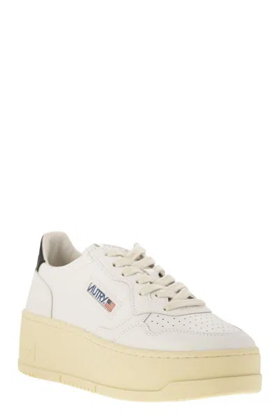 Autry Medalist Logo Embroidered Platform Sneakers In White